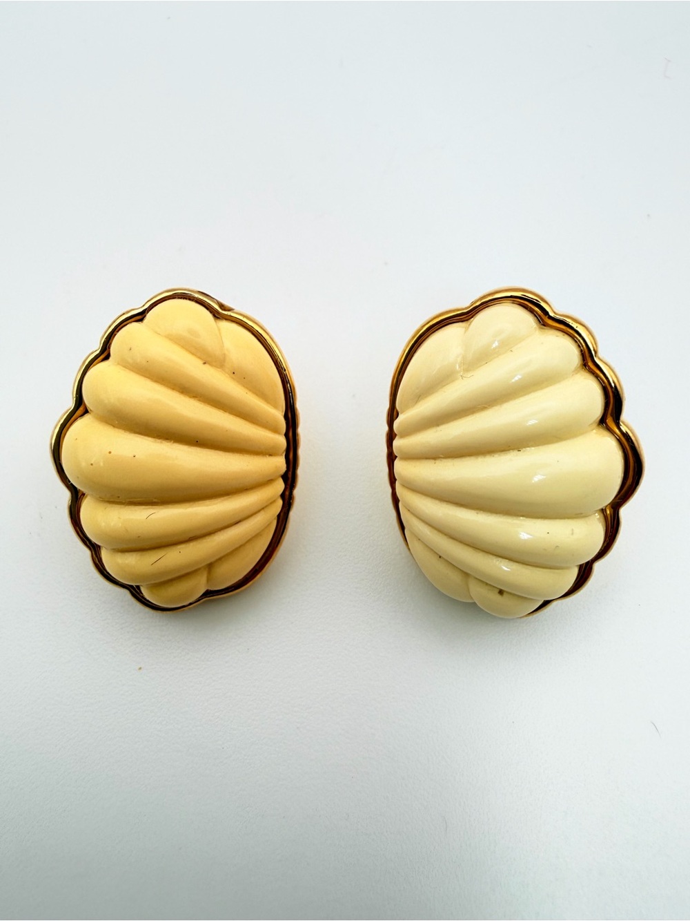 Vintage Vendôme Eternum Ivory Shell Earrings Gold Tone